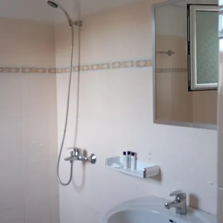 Vila Shabani Sarande